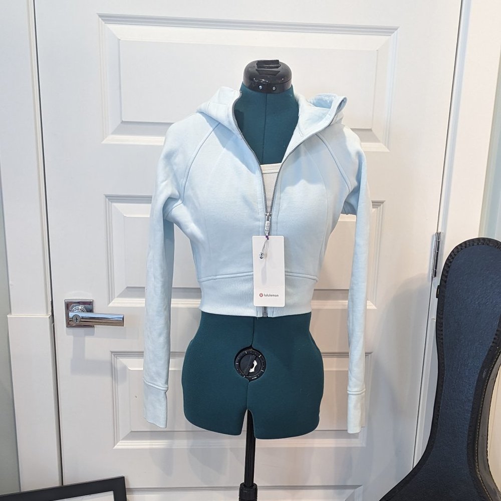 Lululemon Light Blue Cropped Scuba